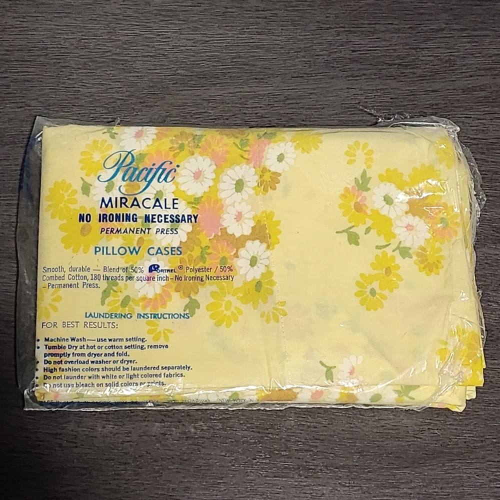 PACIFIC Miracle Pillow Cases Standard Yellow Floral Vintage 2pc Cottagecore 70s
